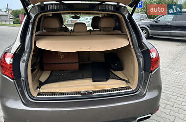 Внедорожник / Кроссовер Porsche Cayenne 2012 в 