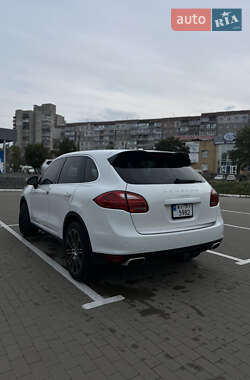 Внедорожник / Кроссовер Porsche Cayenne 2014 в 
