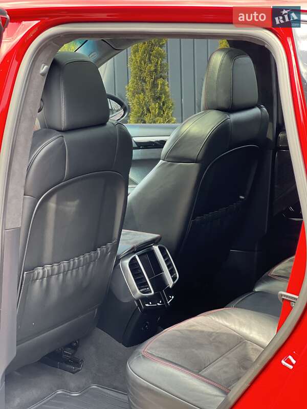 Внедорожник / Кроссовер Porsche Cayenne 2013 в Тячеве