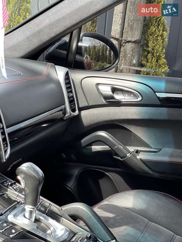 Внедорожник / Кроссовер Porsche Cayenne 2013 в Тячеве