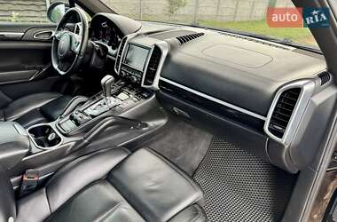 Внедорожник / Кроссовер Porsche Cayenne 2011 в 
