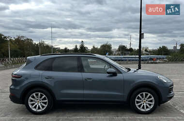 Внедорожник / Кроссовер Porsche Cayenne 2018 в 