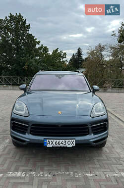 Внедорожник / Кроссовер Porsche Cayenne 2018 в 