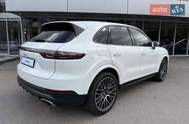 Позашляховик / Кросовер Porsche Cayenne 2019 в 