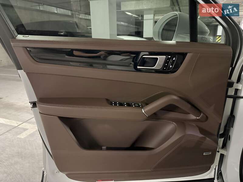 Позашляховик / Кросовер Porsche Cayenne 2019 в Дніпрі