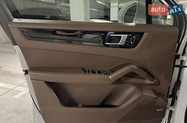 Внедорожник / Кроссовер Porsche Cayenne 2019 в 