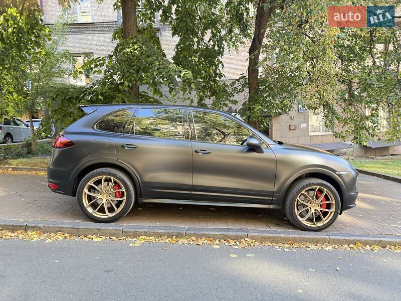 Позашляховик / Кросовер Porsche Cayenne 2010 в Києві