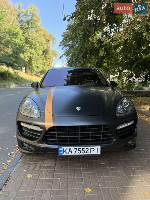 Позашляховик / Кросовер Porsche Cayenne 2010 в Києві