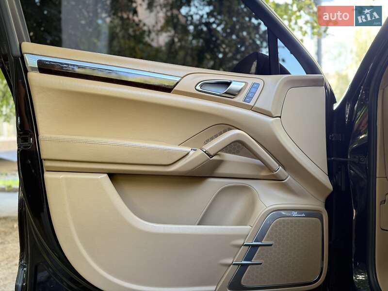 Позашляховик / Кросовер Porsche Cayenne 2010 в Києві