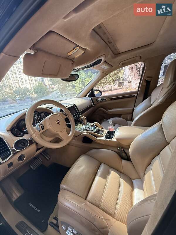 Позашляховик / Кросовер Porsche Cayenne 2010 в Києві