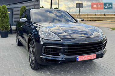 Позашляховик / Кросовер Porsche Cayenne 2019 в 