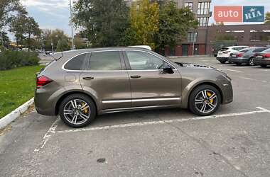 Внедорожник / Кроссовер Porsche Cayenne 2013 в 