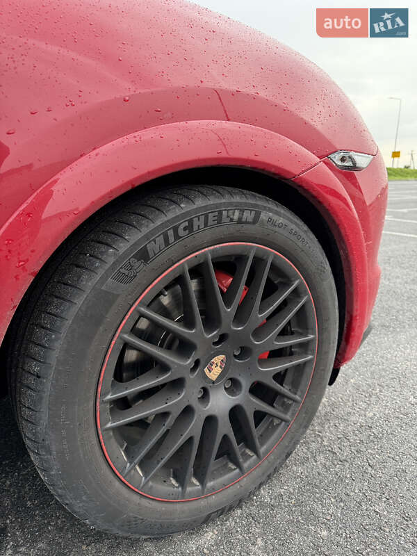 Внедорожник / Кроссовер Porsche Cayenne 2013 в Львове