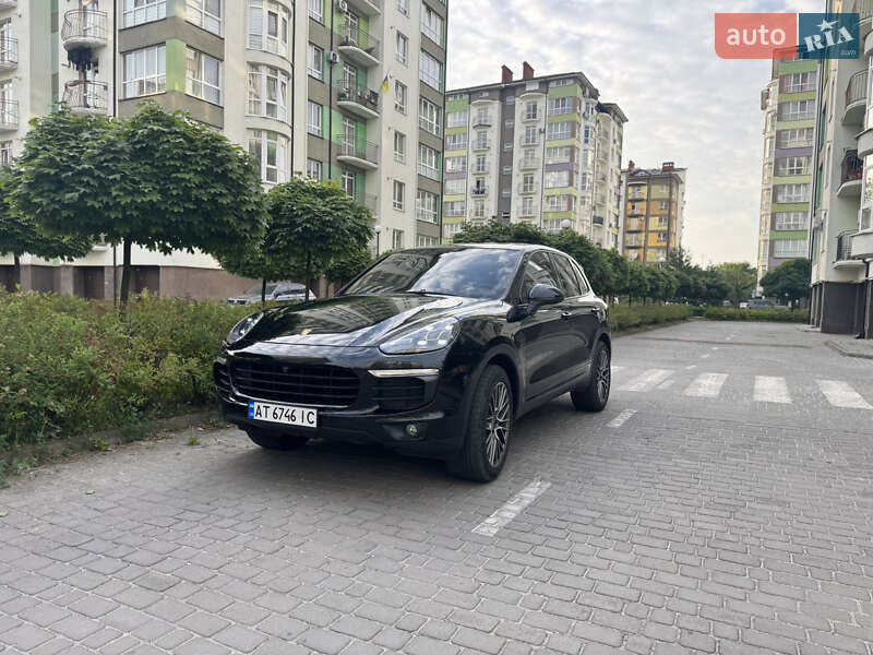 Внедорожник / Кроссовер Porsche Cayenne 2015 в Косове