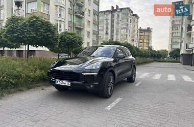 Позашляховик / Кросовер Porsche Cayenne 2015 в 