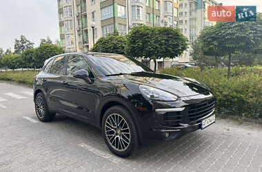 Позашляховик / Кросовер Porsche Cayenne 2015 в 