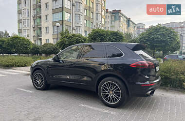 Позашляховик / Кросовер Porsche Cayenne 2015 в 