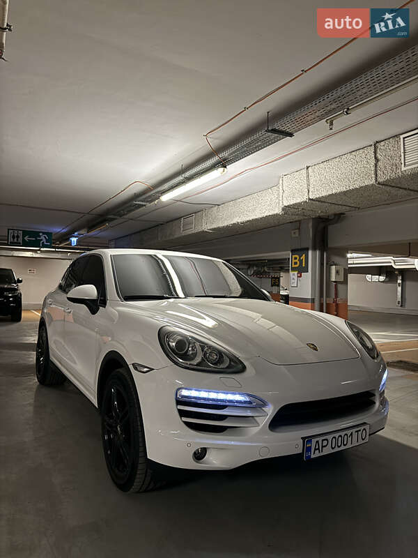 Позашляховик / Кросовер Porsche Cayenne 2013 в 