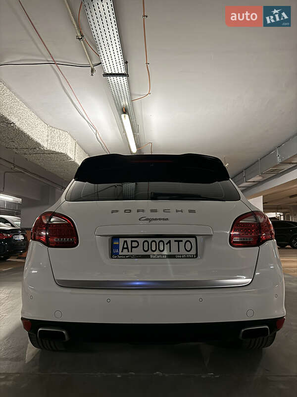 Внедорожник / Кроссовер Porsche Cayenne 2013 в Запорожье