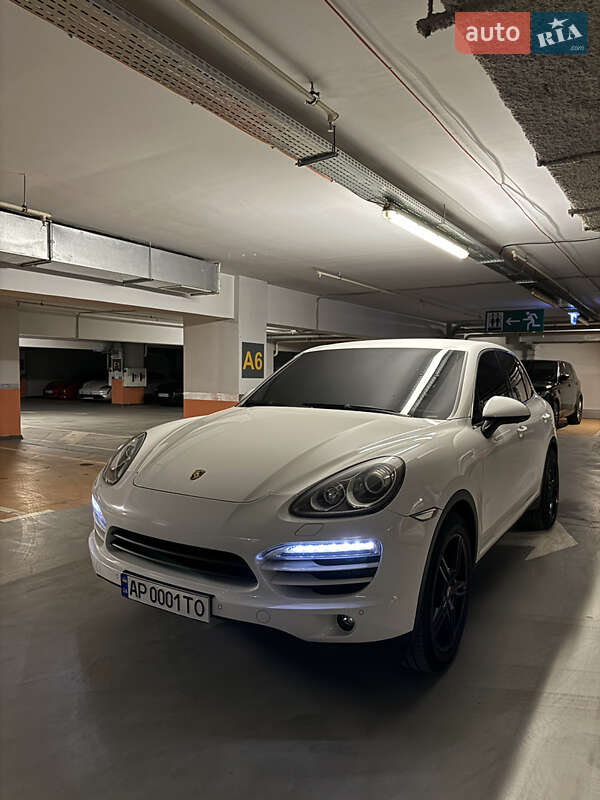 Внедорожник / Кроссовер Porsche Cayenne 2013 в Запорожье