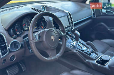 Позашляховик / Кросовер Porsche Cayenne 2012 в 