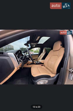 Позашляховик / Кросовер Porsche Cayenne 2015 в 