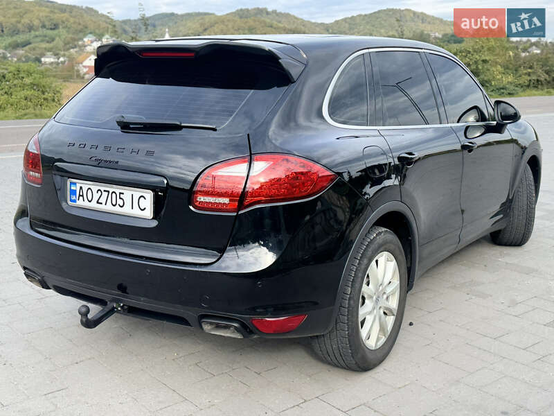 Позашляховик / Кросовер Porsche Cayenne 2011 в Хусті