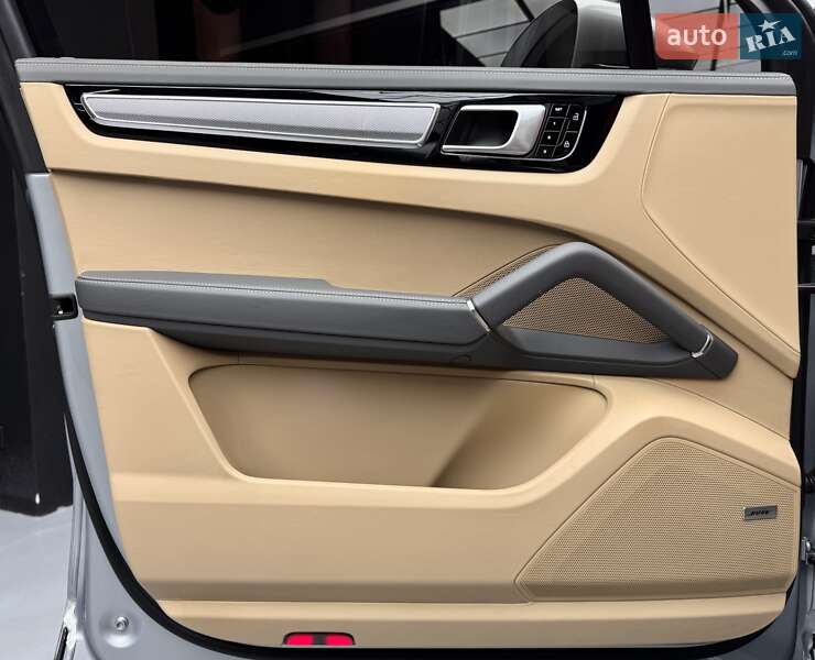 Позашляховик / Кросовер Porsche Cayenne 2020 в Києві