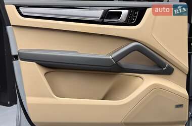 Позашляховик / Кросовер Porsche Cayenne 2020 в 