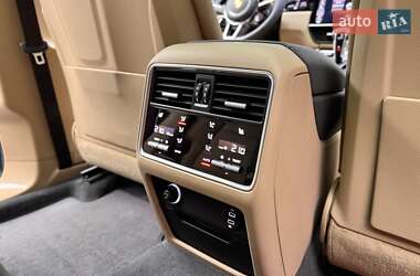 Позашляховик / Кросовер Porsche Cayenne 2020 в 