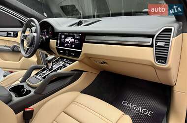 Позашляховик / Кросовер Porsche Cayenne 2020 в 