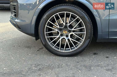 Позашляховик / Кросовер Porsche Cayenne 2019 в 