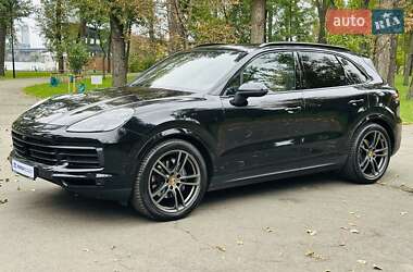 Позашляховик / Кросовер Porsche Cayenne 2018 в 