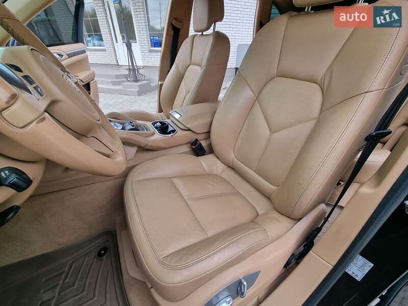 Внедорожник / Кроссовер Porsche Cayenne 2013 в Смеле