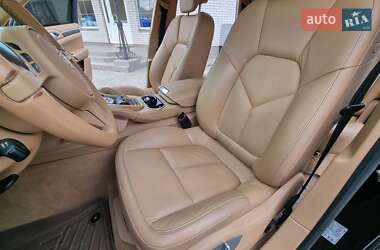 Внедорожник / Кроссовер Porsche Cayenne 2013 в 