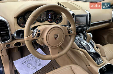 Внедорожник / Кроссовер Porsche Cayenne 2011 в 