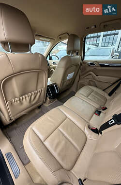 Внедорожник / Кроссовер Porsche Cayenne 2011 в 