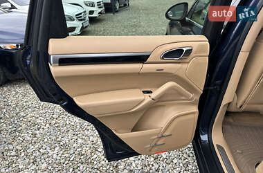 Внедорожник / Кроссовер Porsche Cayenne 2011 в 