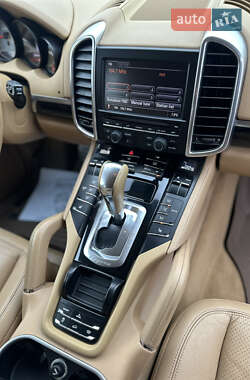 Внедорожник / Кроссовер Porsche Cayenne 2011 в 