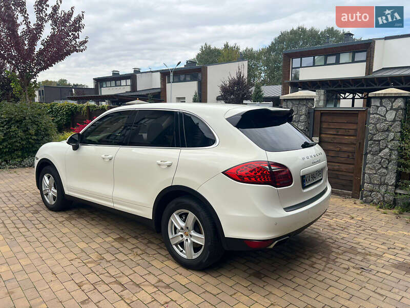 Внедорожник / Кроссовер Porsche Cayenne 2011 в Киеве