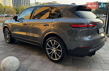 Позашляховик / Кросовер Porsche Cayenne 2019 в 