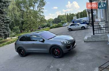 Позашляховик / Кросовер Porsche Cayenne 2010 в 