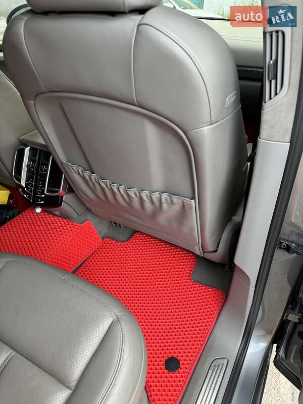 Позашляховик / Кросовер Porsche Cayenne 2010 в Києві