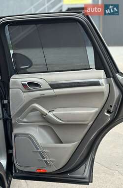 Позашляховик / Кросовер Porsche Cayenne 2010 в 