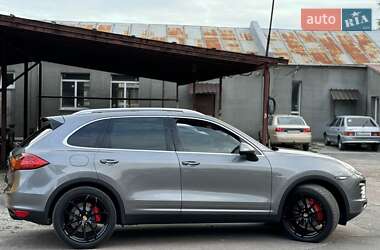 Позашляховик / Кросовер Porsche Cayenne 2010 в 