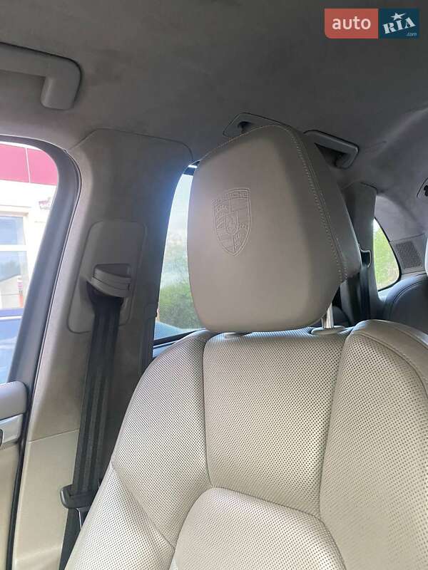 Позашляховик / Кросовер Porsche Cayenne 2010 в Києві