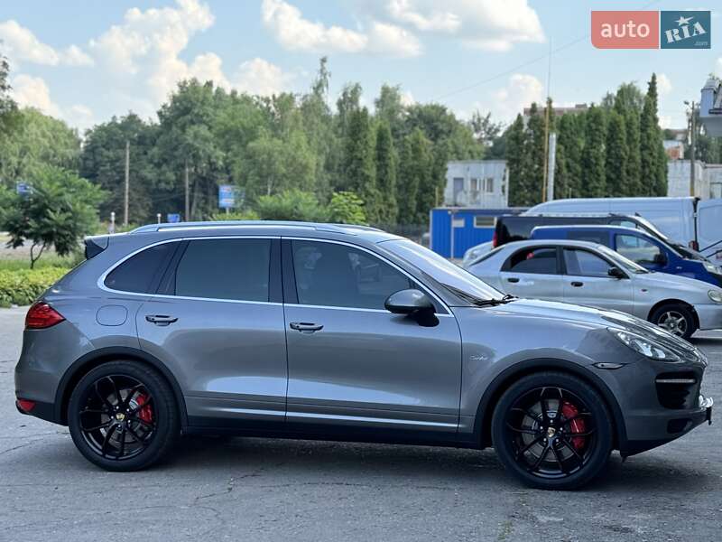 Позашляховик / Кросовер Porsche Cayenne 2010 в Києві