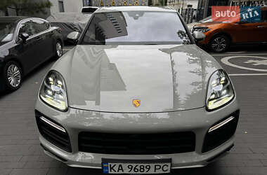 Внедорожник / Кроссовер Porsche Cayenne 2022 в 