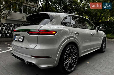 Внедорожник / Кроссовер Porsche Cayenne 2022 в 