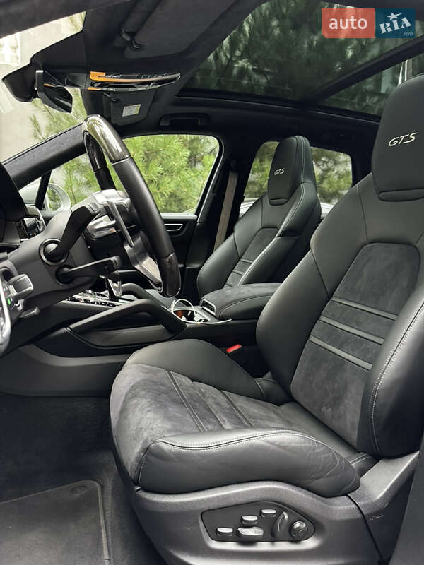 Внедорожник / Кроссовер Porsche Cayenne 2022 в Киеве